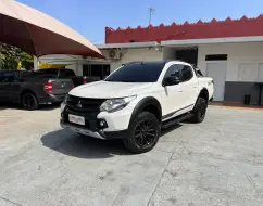 MITSUBISHI L200 TRITON 2.4 16V TURBO DIESEL SPORT HPE CD 4P 4X4 AUTOMÁTICO MITSUBISHI L200 TRITON 2.4 16V TURBO DIESEL SPORT HPE CD 4P 4X4 AUTOMÁTICO