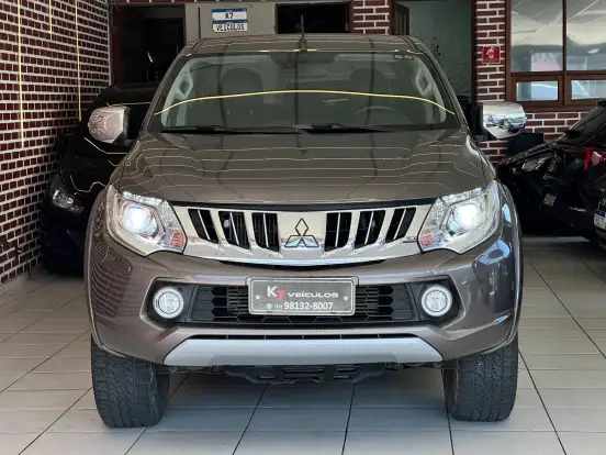MITSUBISHI-L200 TRITON-2.4 16V TURBO DIESEL SPORT HPE TOP CD 4P 4X4 AUTOMÁTICO MITSUBISHI-L200 TRITON-2017