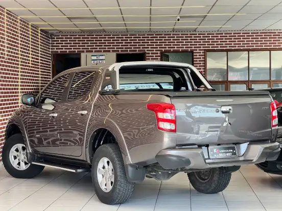 MITSUBISHI-L200 TRITON-2017