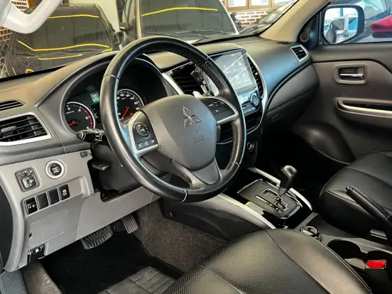 MITSUBISHI-L200 TRITON-2.4 16V TURBO DIESEL SPORT HPE TOP CD 4P 4X4 AUTOMÁTICO MITSUBISHI-L200 TRITON-2017