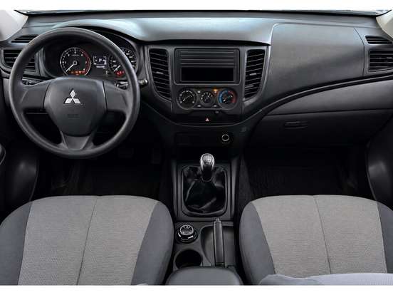 MITSUBISHI-L200 TRITON-2.4 16V TURBO DIESEL GL CD 4X4 MANUAL MITSUBISHI-L200 TRITON-2023