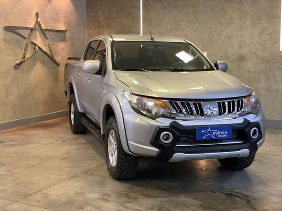 MITSUBISHI L200 TRITON 2.4 16V TURBO DIESEL SPORT GLS CD 4P 4X4 AUTOMÁTICO