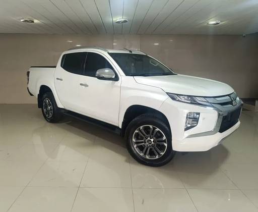 MITSUBISHI L200 TRITON 2.4 16V TURBO DIESEL SPORT HPE CD 4P 4X4 AUTOMÁTICO