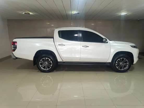MITSUBISHI-L200 TRITON-2.4 16V TURBO DIESEL SPORT HPE CD 4P 4X4 AUTOMÁTICO MITSUBISHI-L200 TRITON-2021