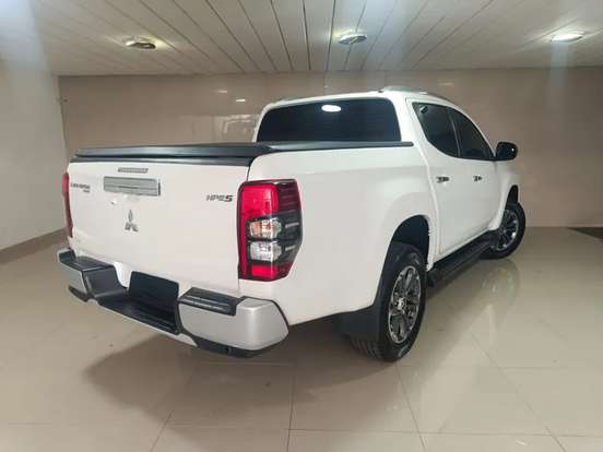 MITSUBISHI-L200 TRITON-2.4 16V TURBO DIESEL SPORT HPE CD 4P 4X4 AUTOMÁTICO MITSUBISHI-L200 TRITON-2021