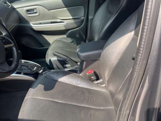 MITSUBISHI-L200 TRITON-2.4 16V TURBO DIESEL SPORT HPE TOP CD 4P 4X4 AUTOMÁTICO MITSUBISHI-L200 TRITON-2017