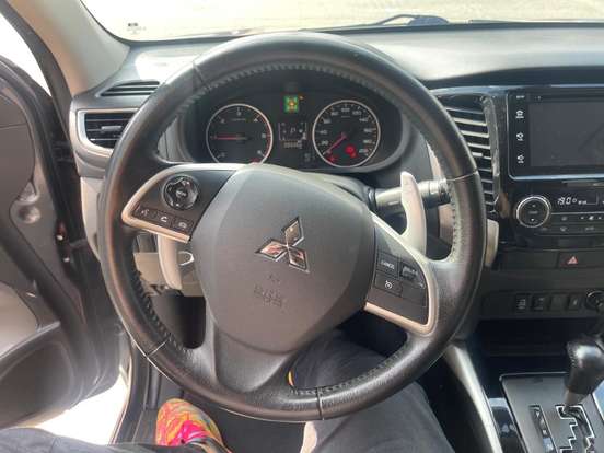 MITSUBISHI-L200 TRITON-2017