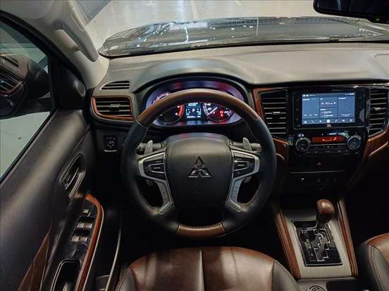 MITSUBISHI-L200 TRITON-2.4 16V TURBO DIESEL SPORT HPE-S TERRA CD 4P 4X4 AUTOMÁTICO MITSUBISHI-L200 TRITON-2024