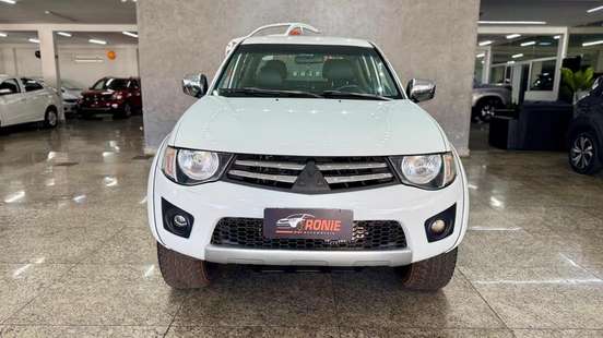 MITSUBISHI-L200 TRITON-3.5 HPE 4X4 CD V6 24V FLEX 4P AUTOMÁTICO MITSUBISHI-L200 TRITON-2011
