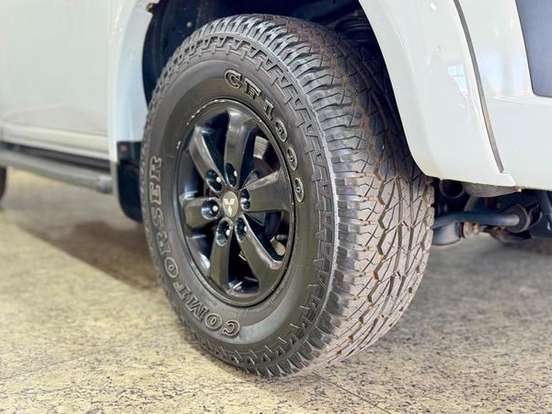 MITSUBISHI-L200 TRITON-3.5 HPE 4X4 CD V6 24V FLEX 4P AUTOMÁTICO MITSUBISHI-L200 TRITON-2011