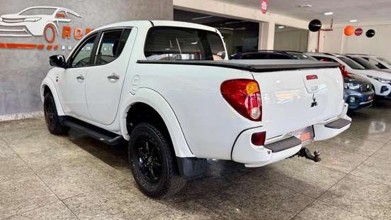 MITSUBISHI-L200 TRITON-2011