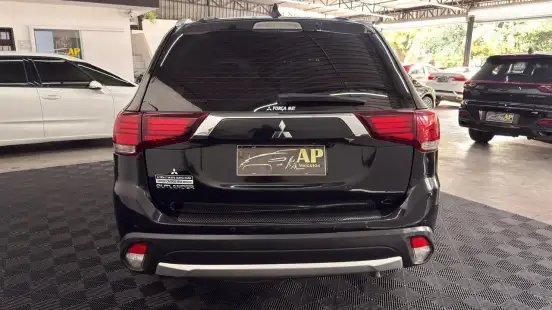 MITSUBISHI-OUTLANDER-2017