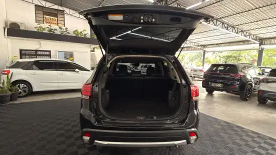 MITSUBISHI-OUTLANDER-2017