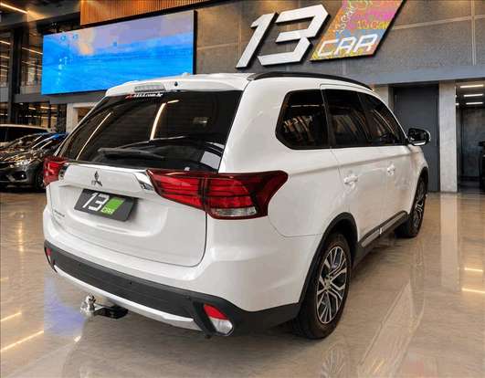 MITSUBISHI-OUTLANDER-2015