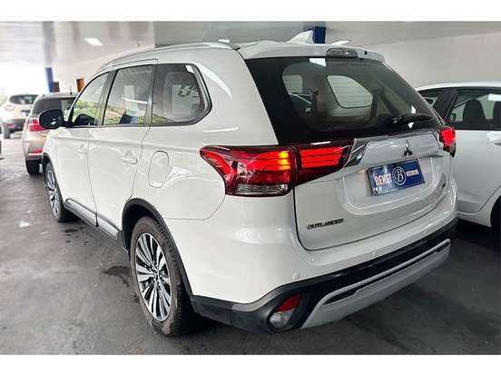MITSUBISHI-OUTLANDER-2.0 MIVEC GASOLINA HPE AUTOMÁTICO MITSUBISHI-OUTLANDER-2019