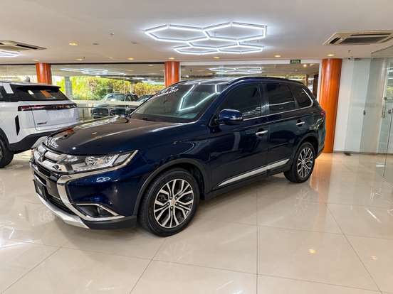 MITSUBISHI-OUTLANDER-2016