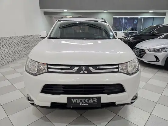 MITSUBISHI-OUTLANDER-2014
