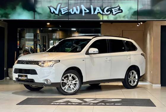 MITSUBISHI OUTLANDER 3.0 GT 4X4 V6 24V GASOLINA 4P AUTOMÁTICO