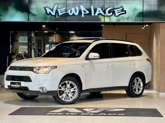 MITSUBISHI-OUTLANDER-3.0 GT 4X4 V6 24V GASOLINA 4P AUTOMÁTICO MITSUBISHI-OUTLANDER-2014