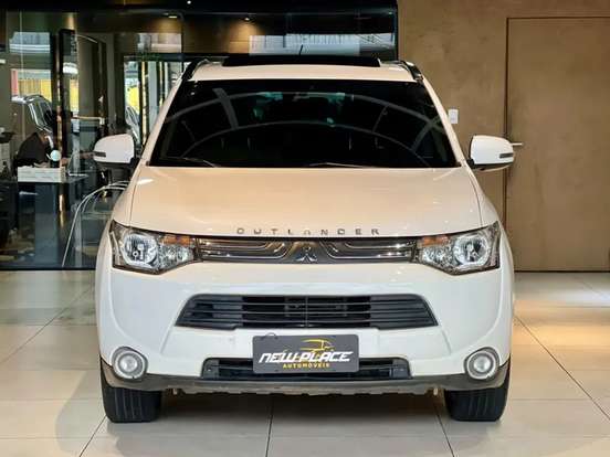 MITSUBISHI-OUTLANDER-3.0 GT 4X4 V6 24V GASOLINA 4P AUTOMÁTICO MITSUBISHI-OUTLANDER-2014