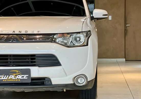 MITSUBISHI-OUTLANDER-2014