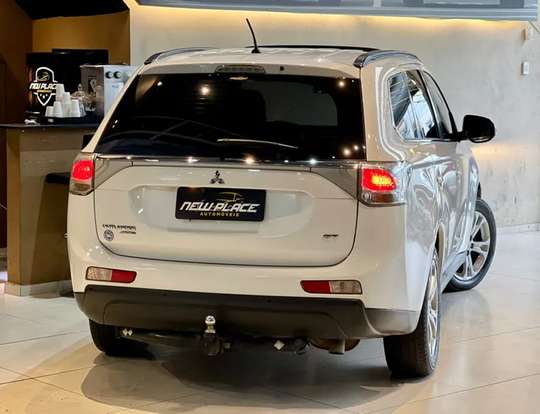MITSUBISHI-OUTLANDER-2014