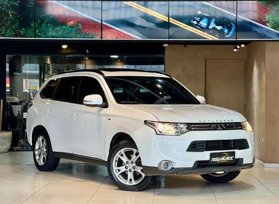 MITSUBISHI-OUTLANDER-2014