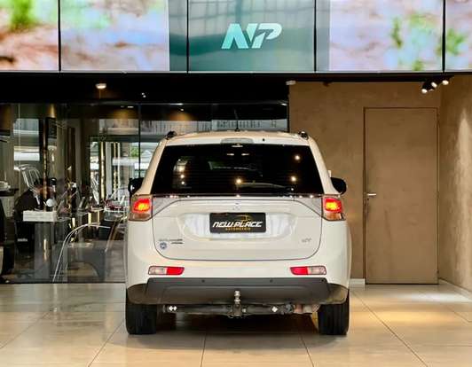 MITSUBISHI-OUTLANDER-2014