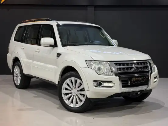 MITSUBISHI-PAJERO-2015
