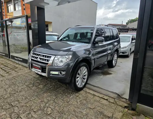 MITSUBISHI-PAJERO-3.2 HPE 4X4 7 LUGARES 16V TURBO INTERCOOLER DIESEL 4P AUTOMÁTICO MITSUBISHI-PAJERO-2015
