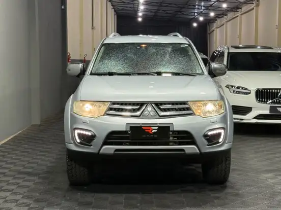 MITSUBISHI-PAJERO-3.5 HPE 4X4 7 LUGARES V6 24V FLEX 4P AUTOMÁTICO MITSUBISHI-PAJERO-2016