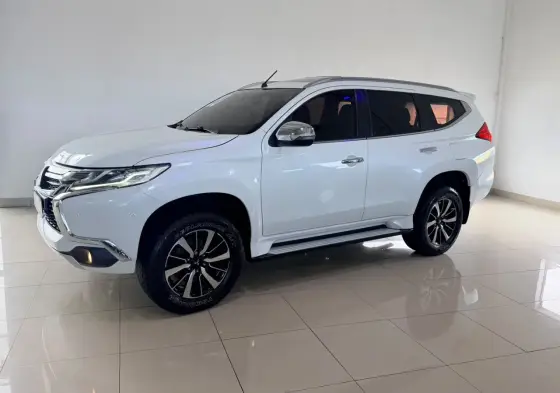 MITSUBISHI PAJERO SPORT 2.4 16V MIVEC TURBO DIESEL HPE AWD AUTOMÁTICO