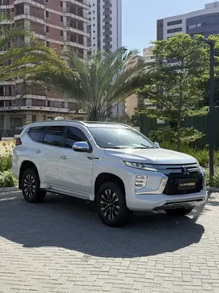 MITSUBISHI PAJERO SPORT 2.4 16V MIVEC TURBO DIESEL HPE-S AWD AUTOMÁTICO