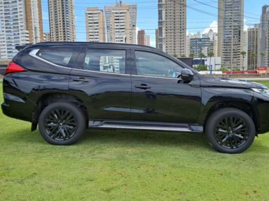 MITSUBISHI-PAJERO SPORT-2.4 16V MIVEC TURBO DIESEL LEGEND BLACK AWD AUTOMÁTICO MITSUBISHI-PAJERO SPORT-2024