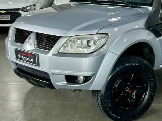 MITSUBISHI-PAJERO TR4-2.0 4X4 16V 140CV FLEX 4P AUTOMÁTICO MITSUBISHI-PAJERO TR4-2014