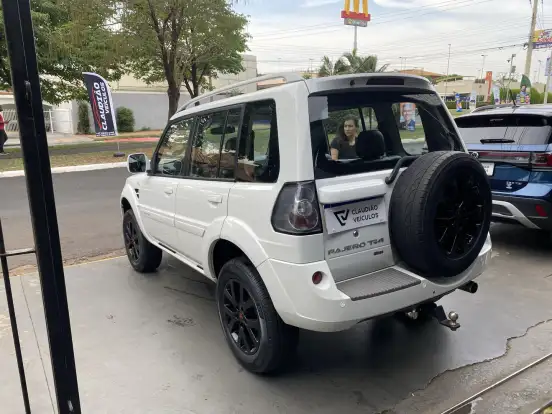 MITSUBISHI-PAJERO TR4-2011