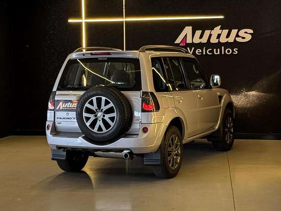 MITSUBISHI-PAJERO TR4-2013