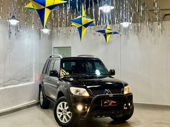 MITSUBISHI-PAJERO TR4-2.0 4X4 16V 140CV FLEX 4P AUTOMÁTICO MITSUBISHI-PAJERO TR4-2010