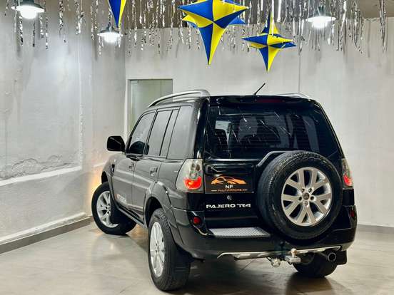 MITSUBISHI-PAJERO TR4-2.0 4X4 16V 140CV FLEX 4P AUTOMÁTICO MITSUBISHI-PAJERO TR4-2010