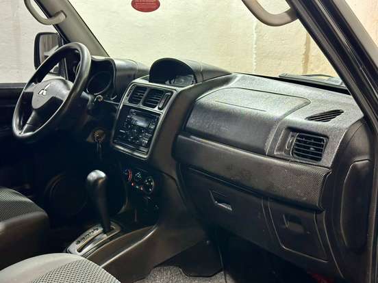 MITSUBISHI-PAJERO TR4-2.0 4X4 16V 140CV FLEX 4P AUTOMÁTICO MITSUBISHI-PAJERO TR4-2010