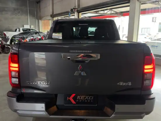 MITSUBISHI-TRITON-2.4 BITURBO DIESEL CD HPE 4X4 AUTOMÁTICO MITSUBISHI-TRITON-2025