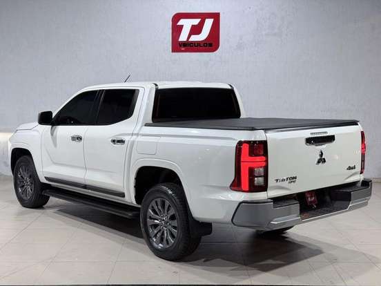 MITSUBISHI-TRITON-2025