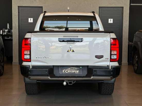 MITSUBISHI-TRITON-2025