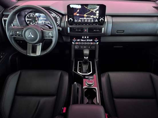 MITSUBISHI-TRITON-2.4 BITURBO DIESEL CD KATANA SR80 4X4 AUTOMÁTICO MITSUBISHI-TRITON-2025