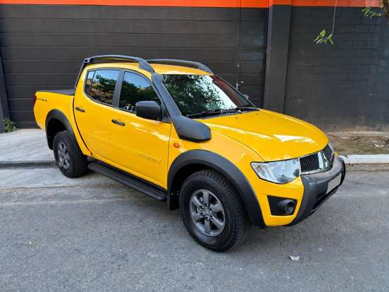 MITSUBISHI-L200 SAVANA-3.2 4X4 16V TURBO INTERCOOLER DIESEL 4P AUTOMÁTICO MITSUBISHI-L200 SAVANA-2016
