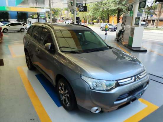 MITSUBISHI-OUTLANDER-2014