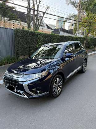 MITSUBISHI-OUTLANDER-2018