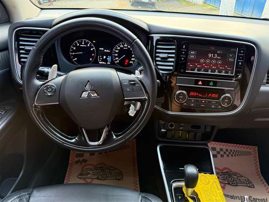 MITSUBISHI-OUTLANDER-2018