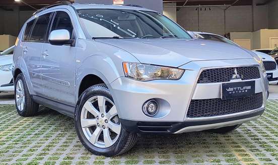 MITSUBISHI-OUTLANDER-2011