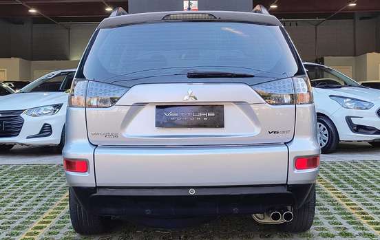 MITSUBISHI-OUTLANDER-2011